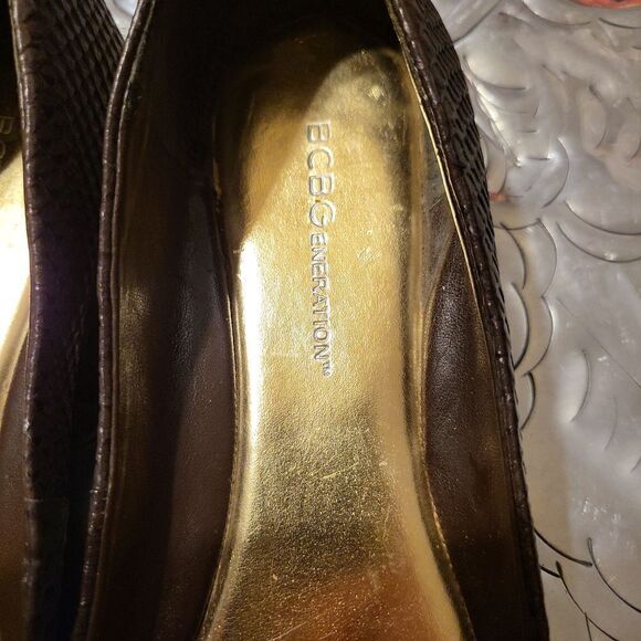 Bcbgeneration,size 9,brown/purple in color,trimmed in gold, slight imperfections - Picture 7 of 8